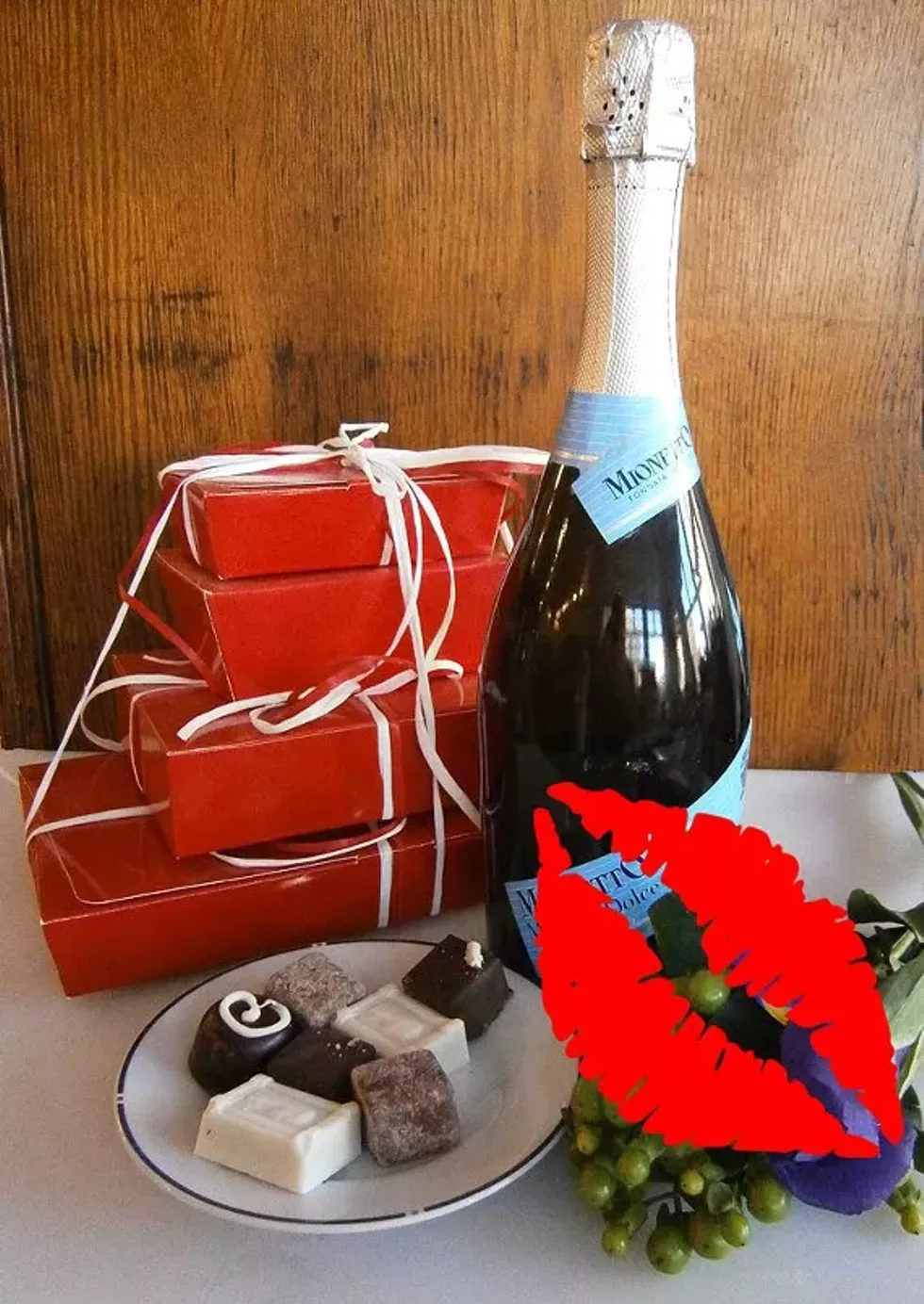 8b185abe_champagne-2-with-lips.webp