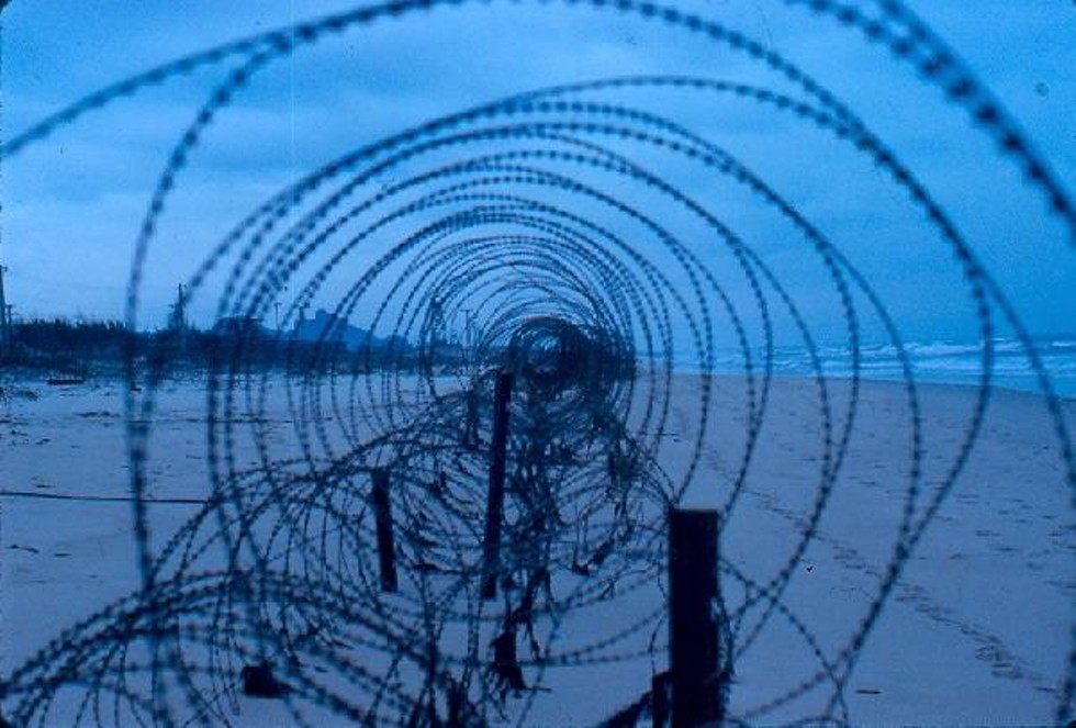 1969-barbed_wire-c600.jpg