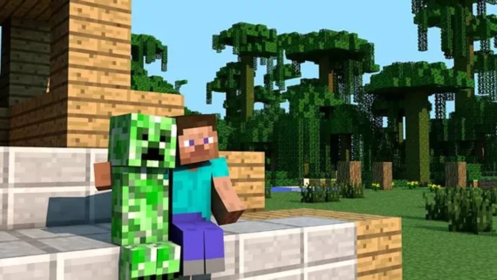 ea08fb06_minecraft_creeper_and_steve.webp