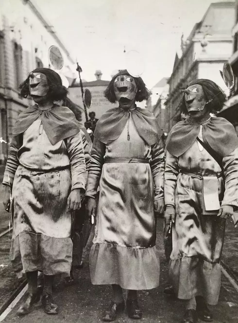 1882f12b_basel_fasnacht_masqueradesmaller.webp