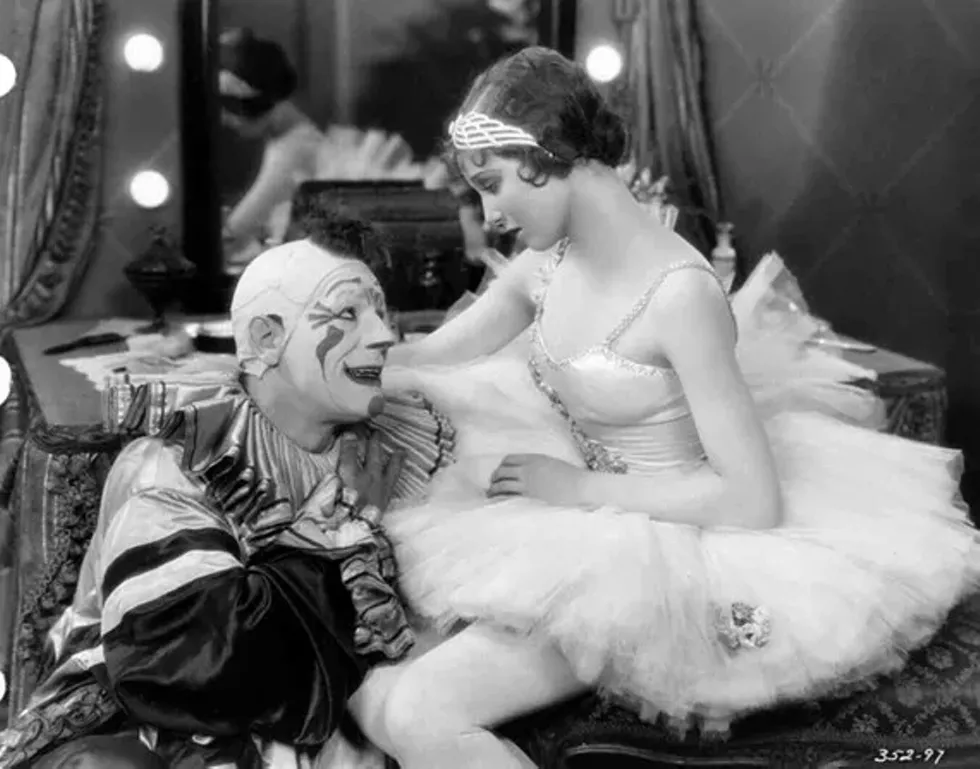 5ec8e657_laugh_clown_laugh2.webp