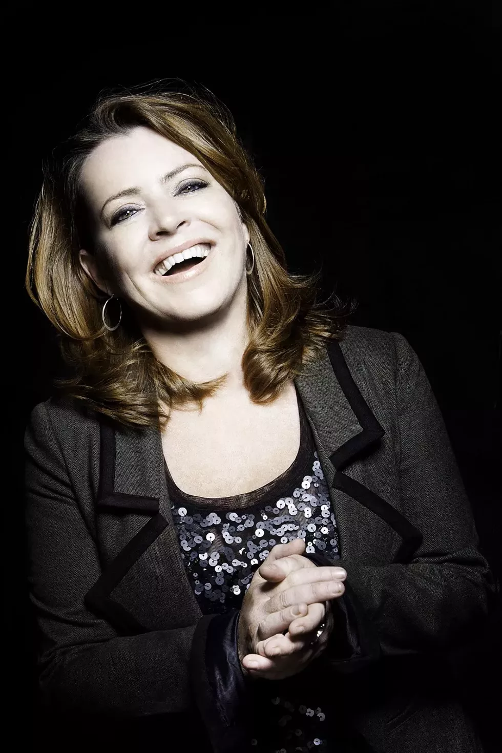 kathleen-madigan-photo-credit-luzena-adams.webp