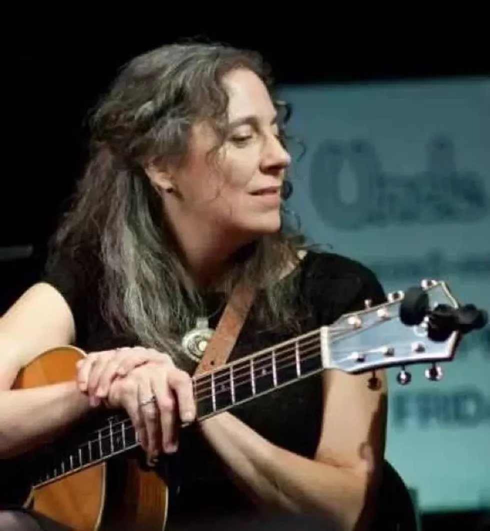lisa_guitar.webp