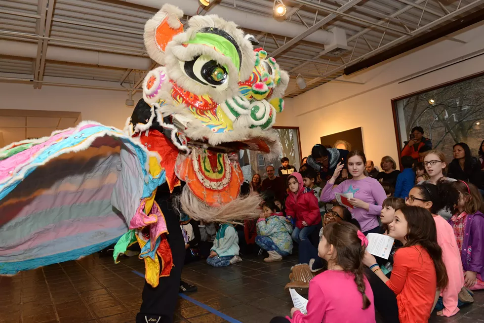 lion_dance_r.webp