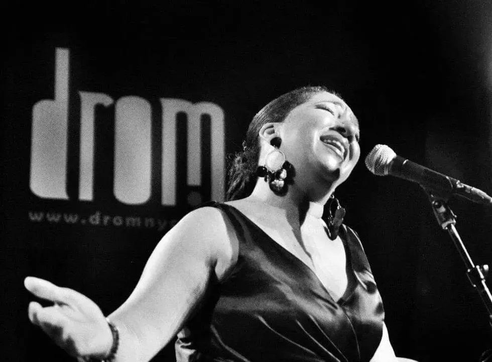 elena_andujar_-black_and_white.webp