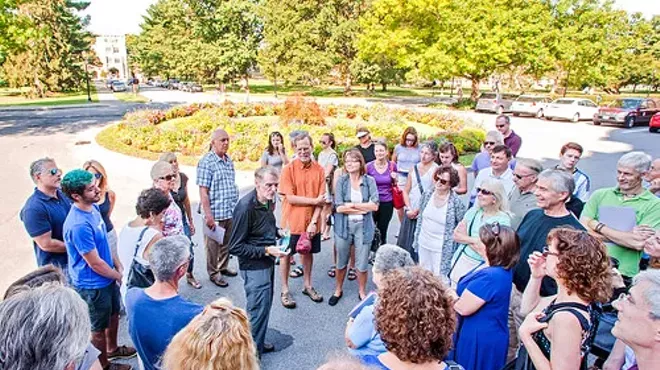 Image: Public Walking Tour led by Professor of Psychology Randy Cornelius