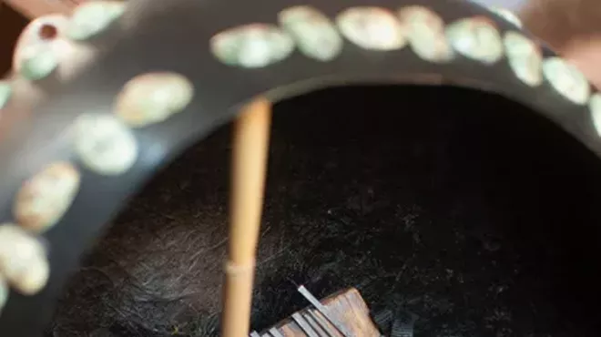 Image: Mbira of Zimbabwe: A Backyard Concert with Musekiwa Chingodza