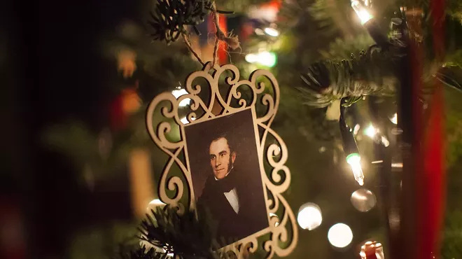 Image: Holiday Gathering and Guided Lantern Tours