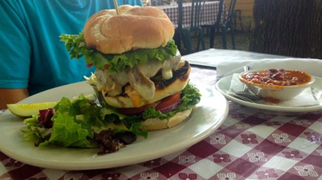 A Burger to Remember at Max's Memphis BBQ in Red Hook