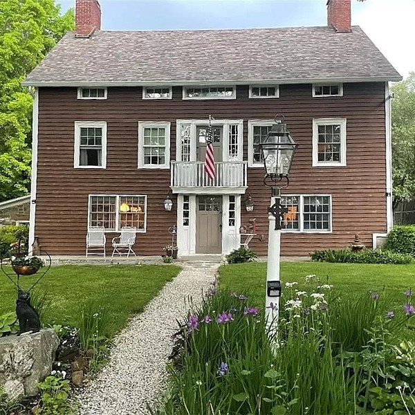 A C.1780 Colonial in Walden: $600K