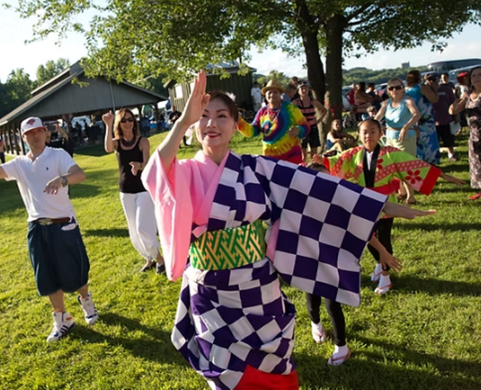 Performers and attendees are welcome to participate in the dances at the festival.