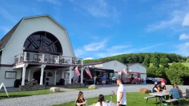 Image: Celebrate Mom at Millbrook Vineyards & Winery
