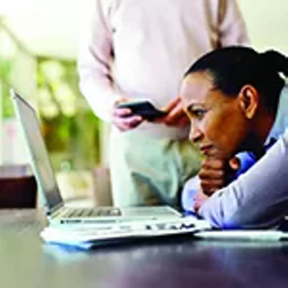 woman_on_computer_african_american_150_x_150.webp