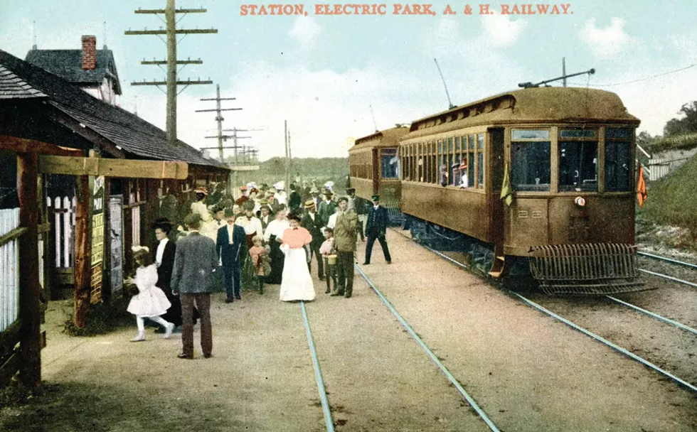 Albany-Hudson Railway trolleys dropping passengers off at Electric Park in Niverville, early 1900s.