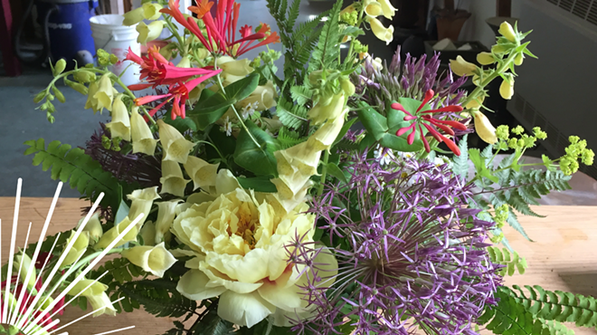 Image: Foraged Flower Arrangements with Sara Gast