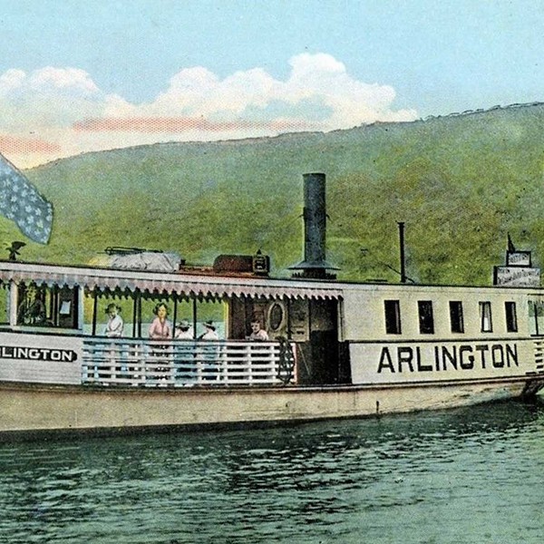 Arlington steamboat taking train passengers to their hotel