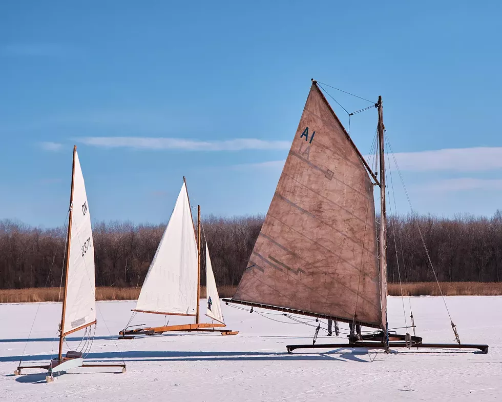 hard_water_sailing_05.webp