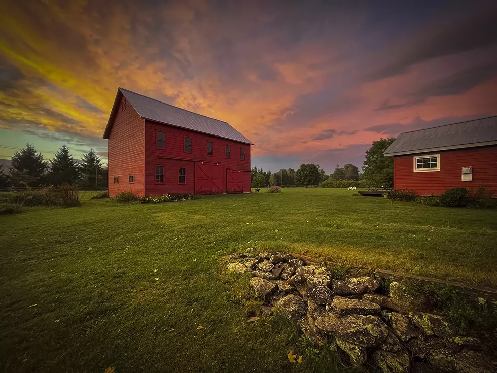 2023-barn-sunset-vignette-evening-front-pic.webp