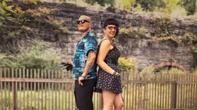 Image: Music on the Elmendorph Green: Lara Hope's Gold Hope Duo