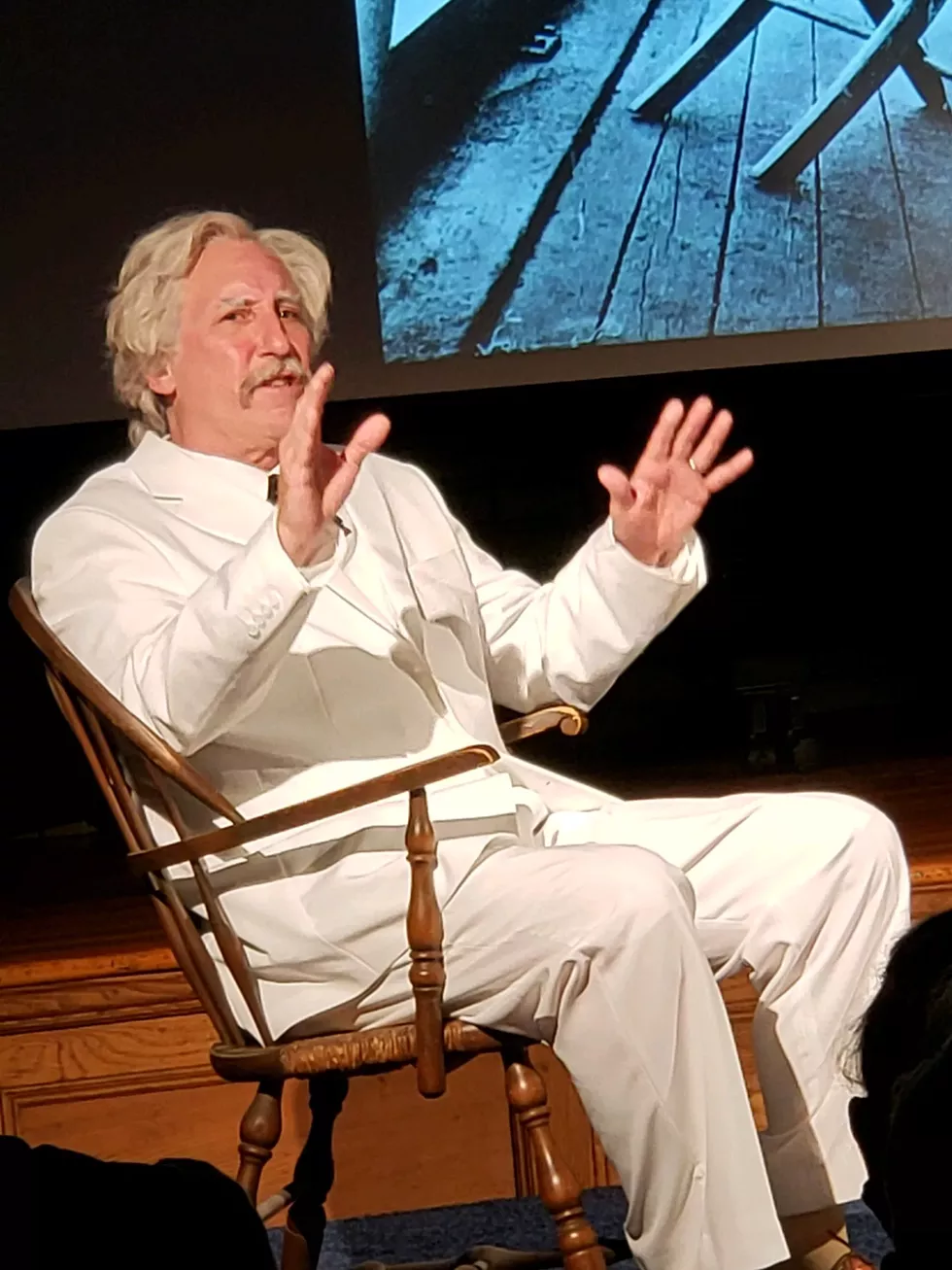 Joe Baer performs as Mark Twain