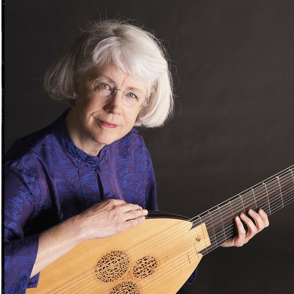 Catherine Liddell, theorbo