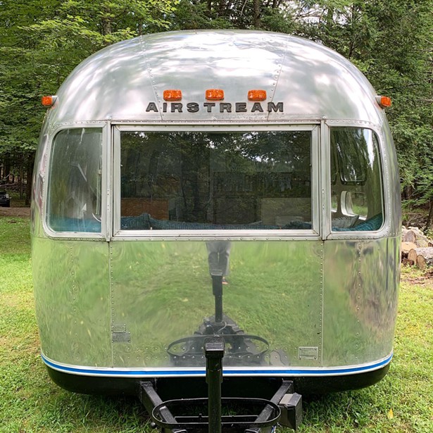 Hudson Valley Airstream Makes Your Sleek Tiny Home Dreams Come True