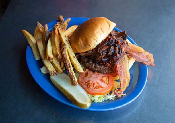 10 Extra-ordinary Hudson Valley Burgers &amp; Burger Joints You Have to Try (4)