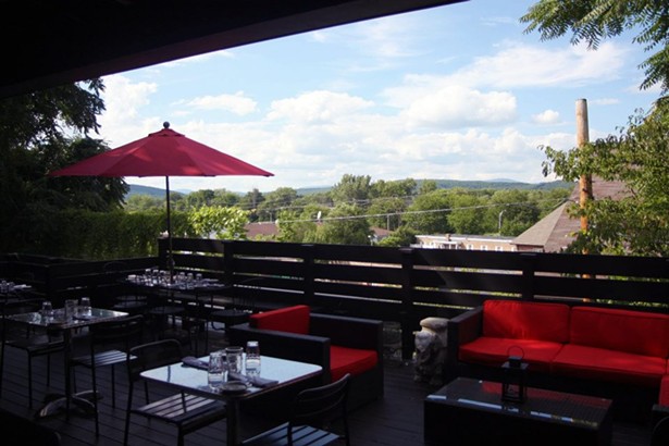 10 Lovely Outdoor Dining Spots in the Hudson Valley