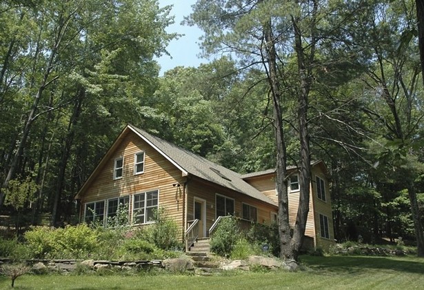 Sweet (Day) Dreams: 4 Upstate Rentals Ready for Your Spring Escape
