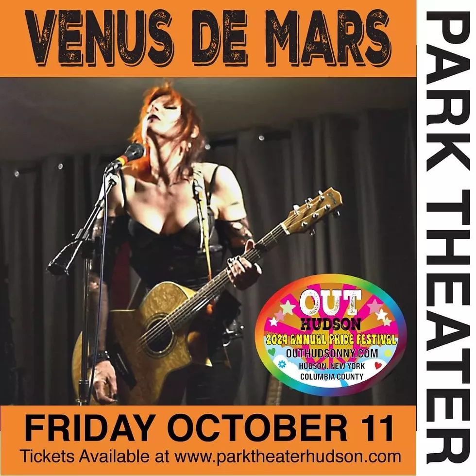 Headliner Venus DeMars