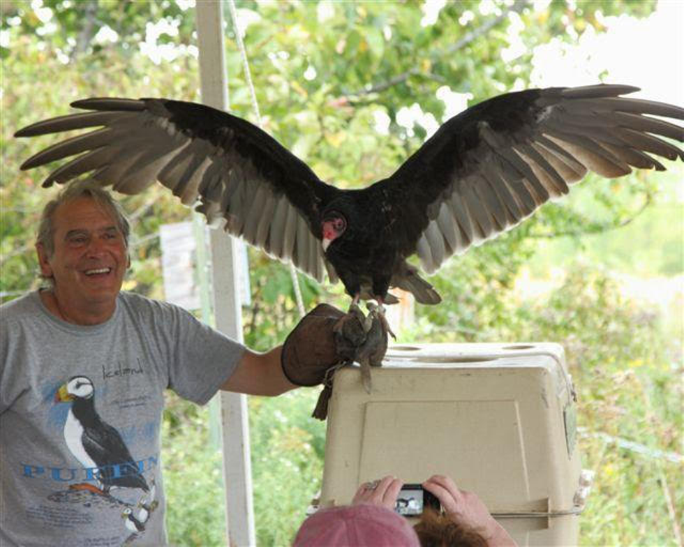 bill_robinson_with_vulture.png
